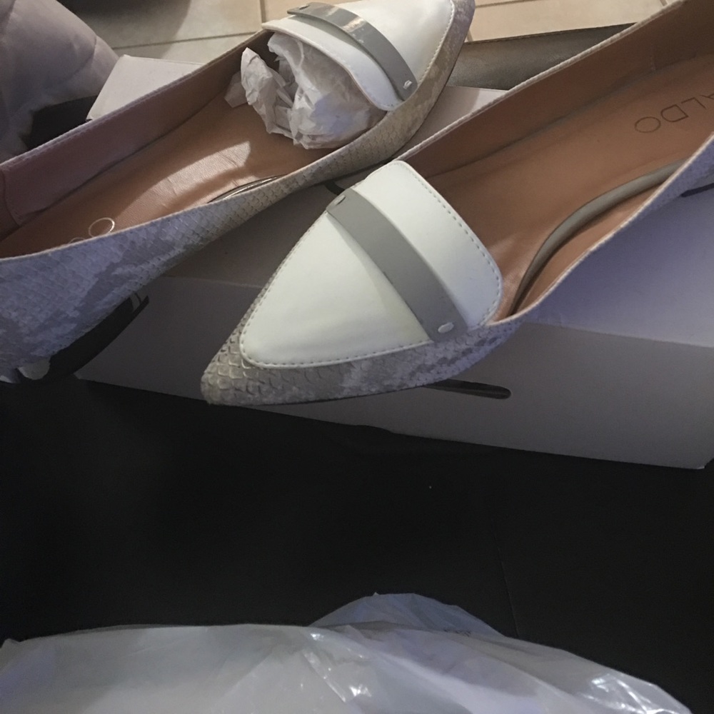 Gently used Aldo pointy toe shoes 👠