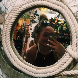 Meet your Posher, Julia