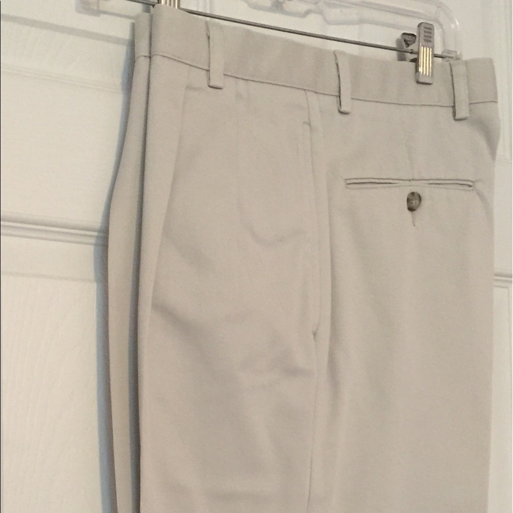 Men's khaki casual pants