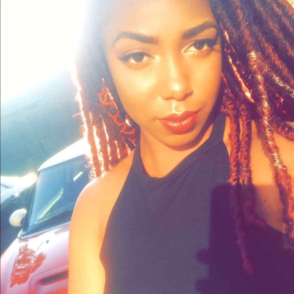 Meet your Posher, Queen