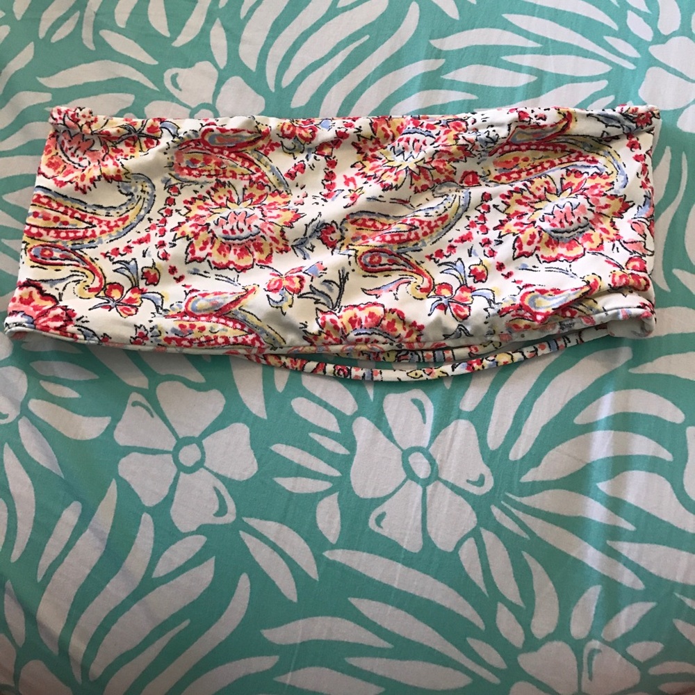 Billabong strapless and reversible bikini top!