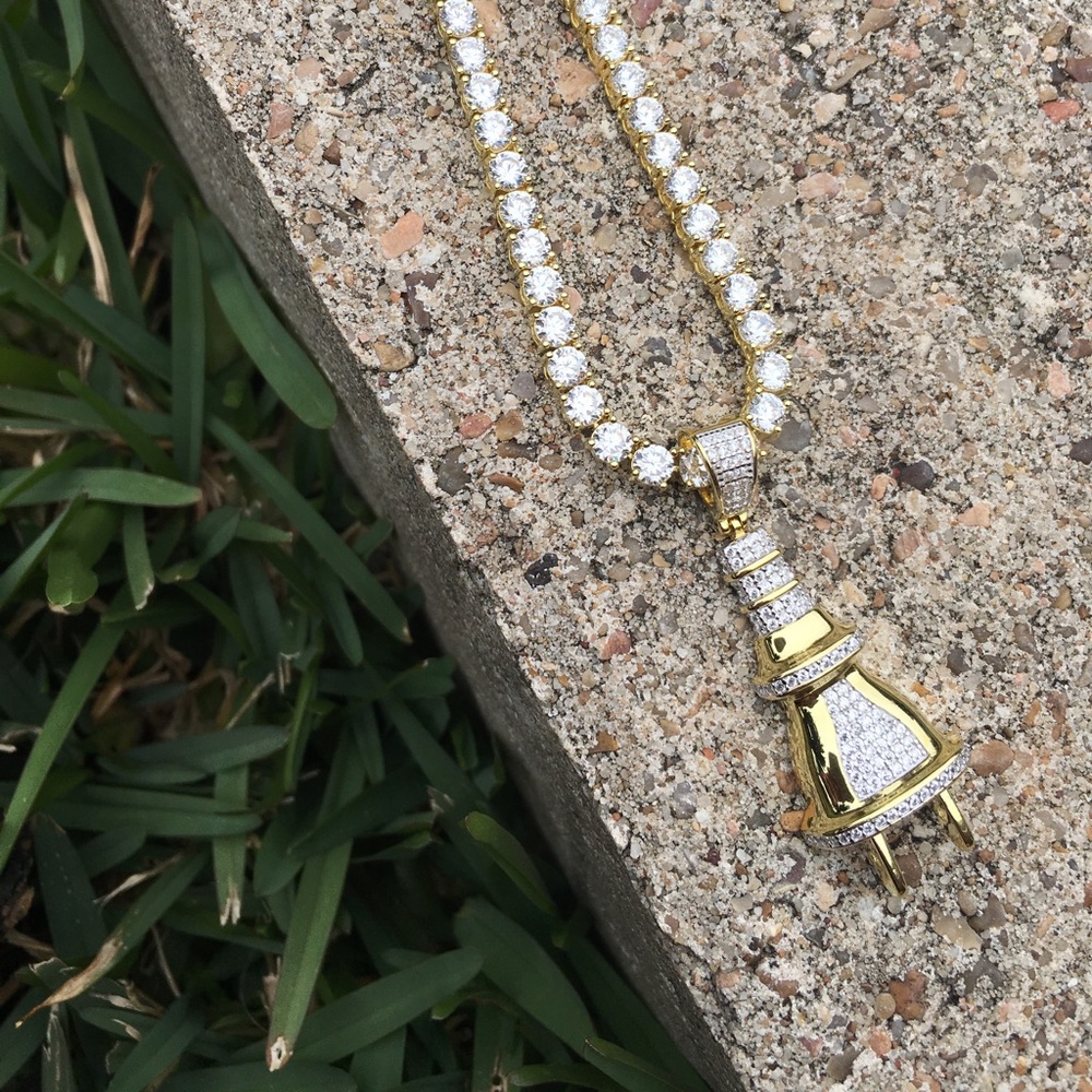 Yellow Gold Plug Pendant