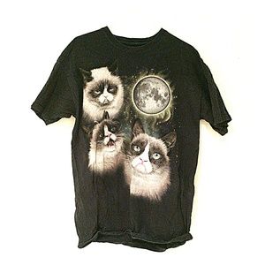 Authentic grumpy cat t-shirt