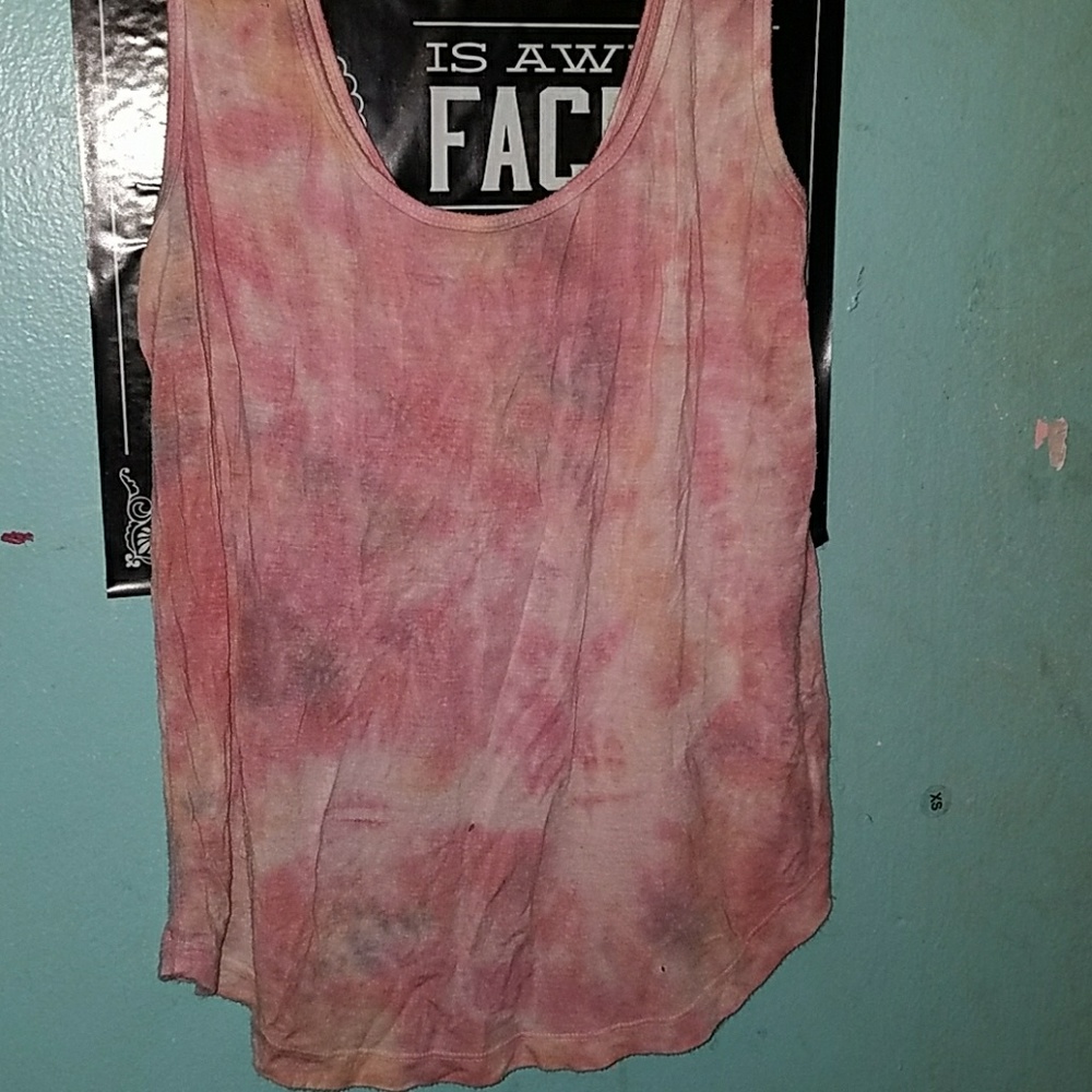 Very stylish open back tanktop