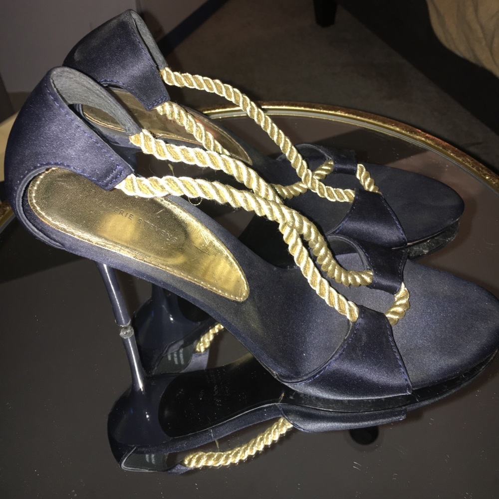Valerie Stevens Gold Rope Sandal- size 10