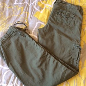 American Eagle Army Green Cargo Pants Sz 10