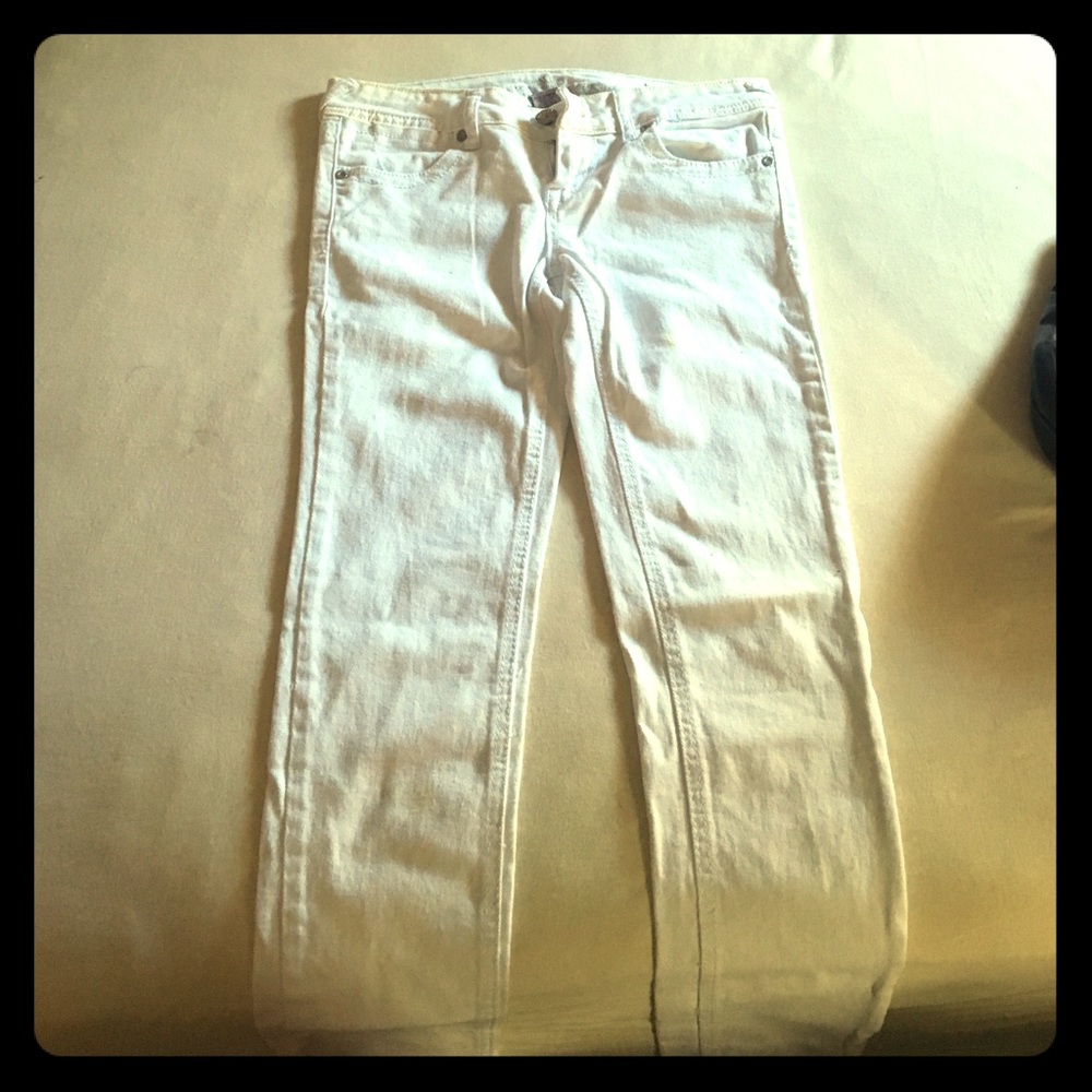 Almost Famous White Womens Jeans