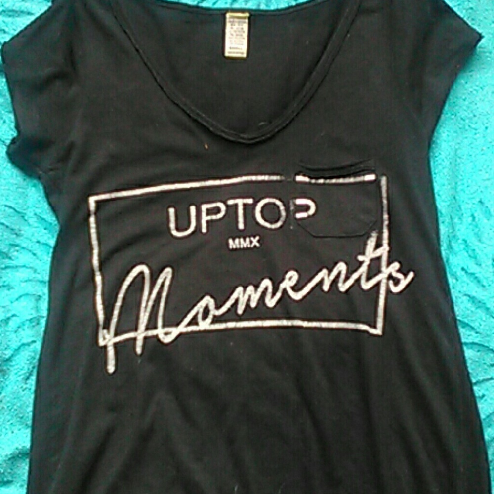 Black Uptop moments shirt