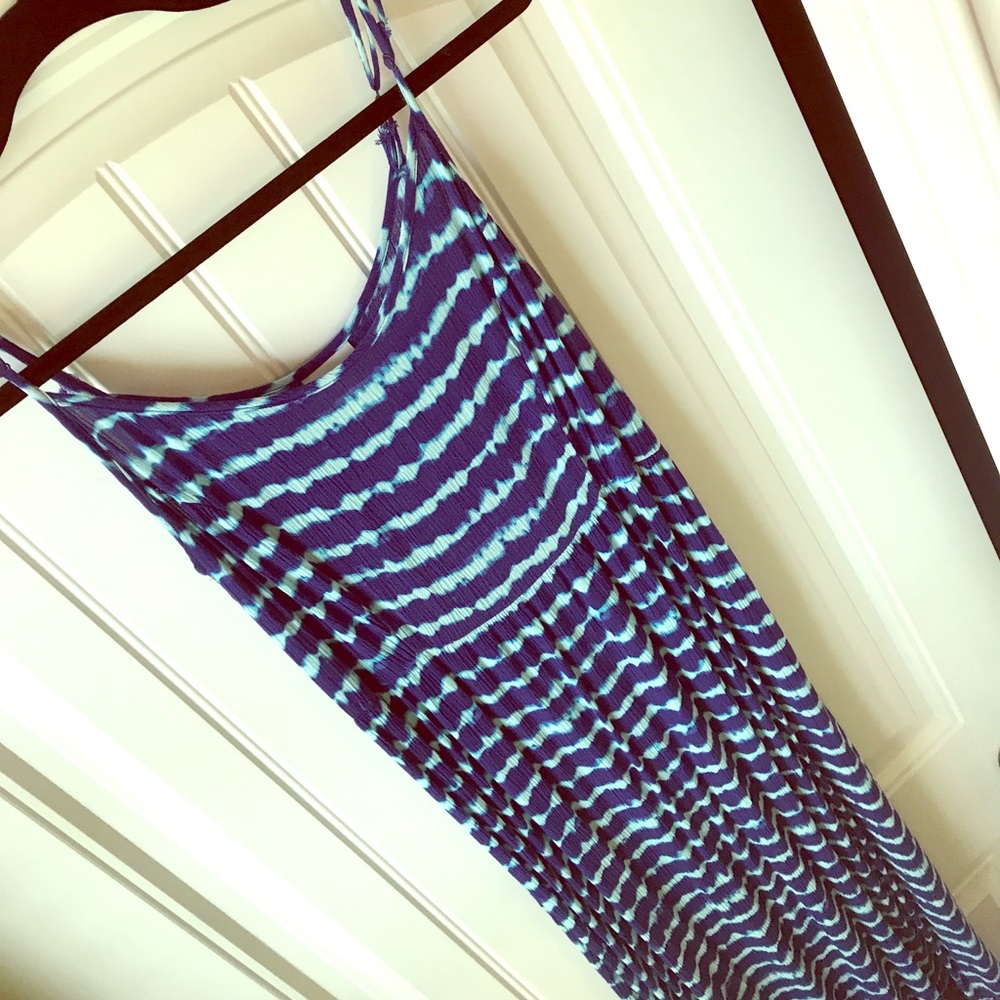 🎉HP🎉 Blue tie-dye maxi dress