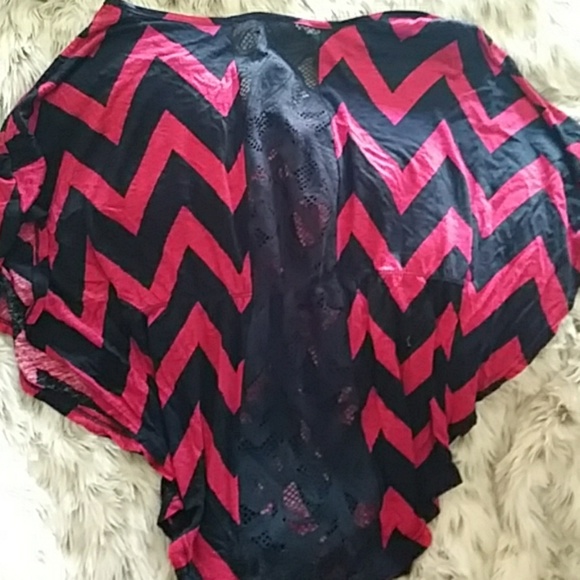 Top - Picture 2 of 2