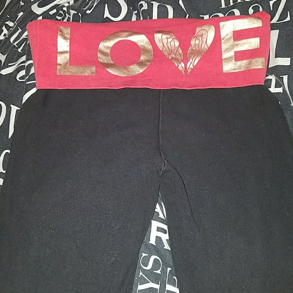 Very cute long victoria secret pants ??