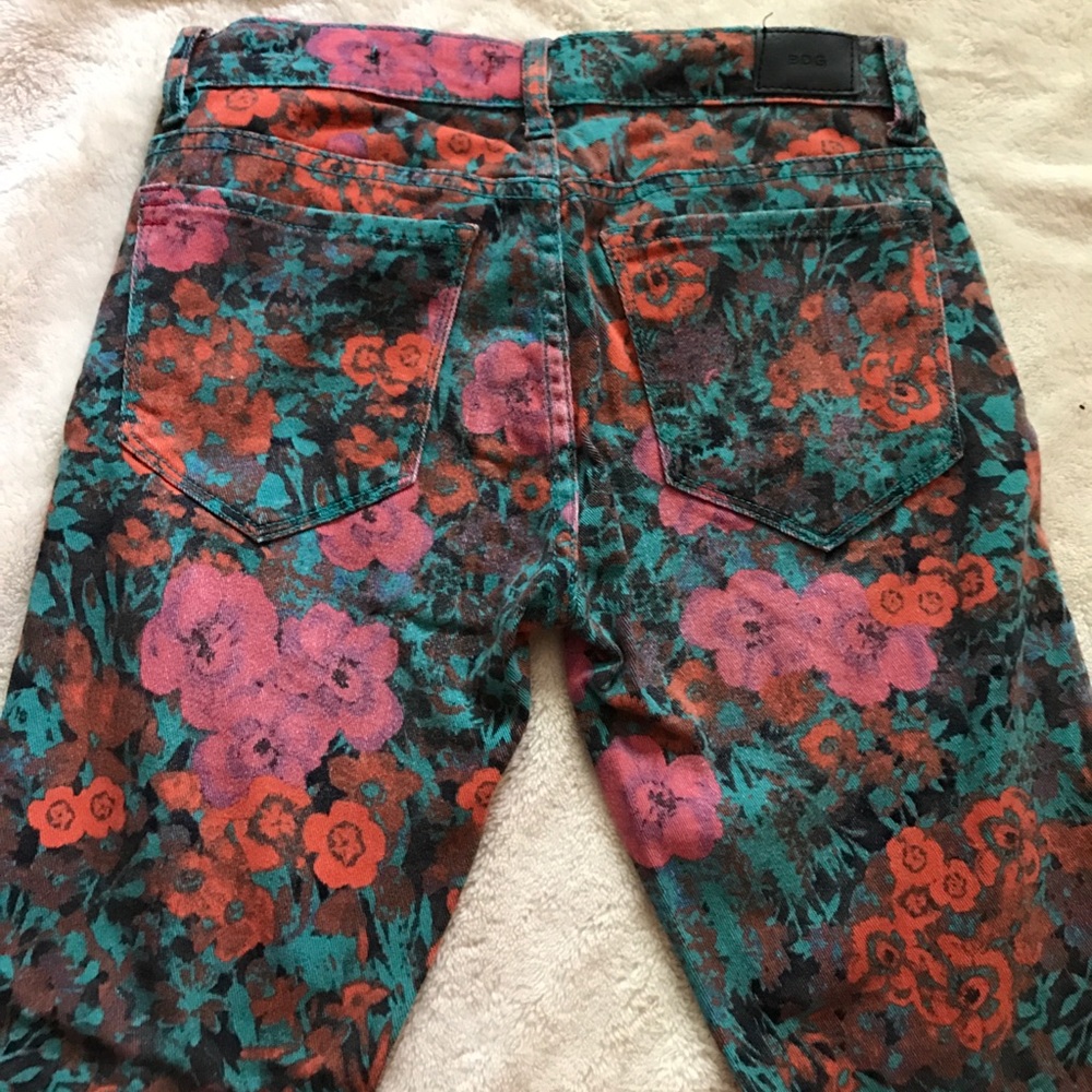 Floral Midrise Jeans - Picture 3 of 3
