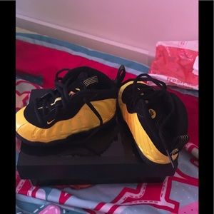 Yellow foamposites