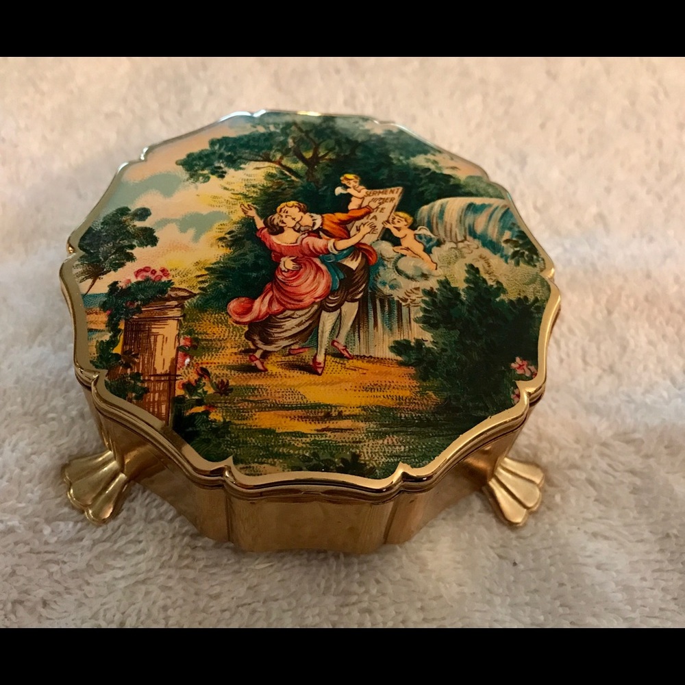 STRATTON POWDER BOX