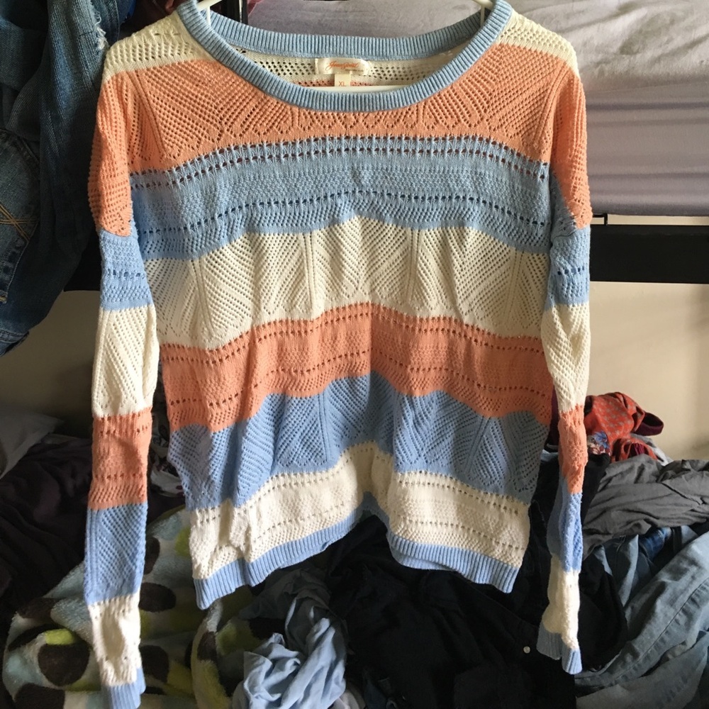 Cute strip pattern sweater