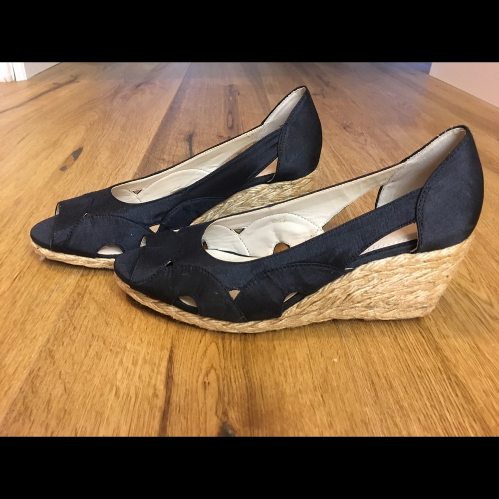 Black wedges NWOT
