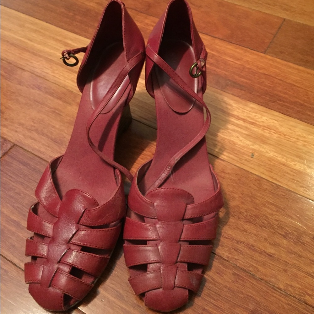 Nine West red wedges size 7&1/2