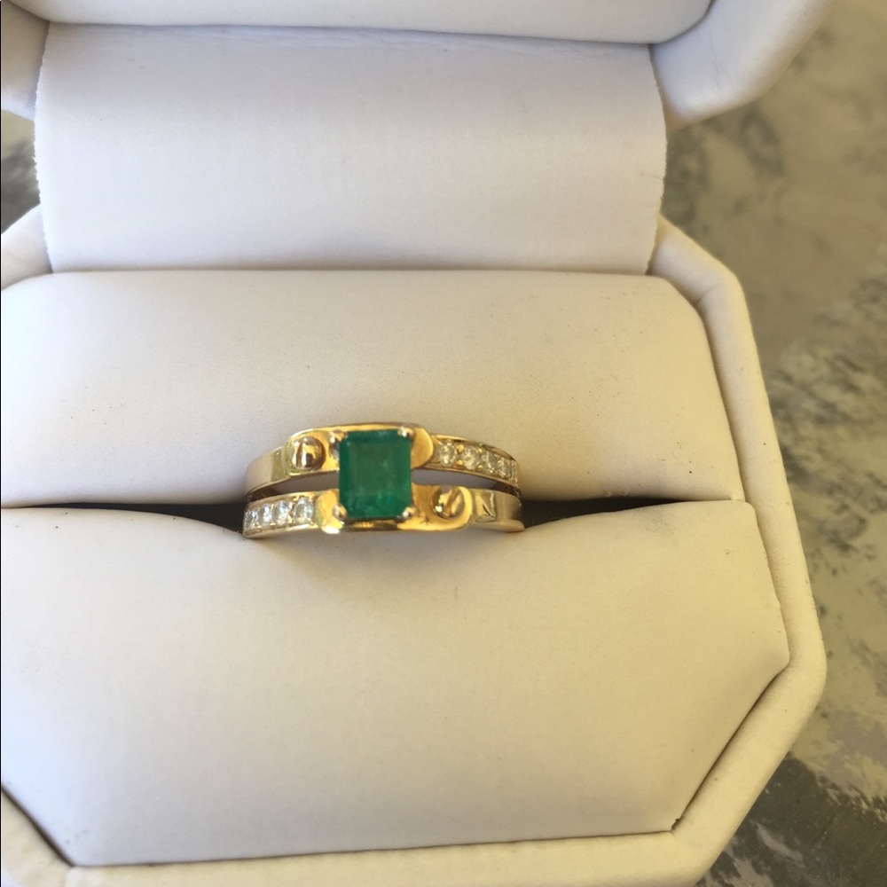 Emerald ring