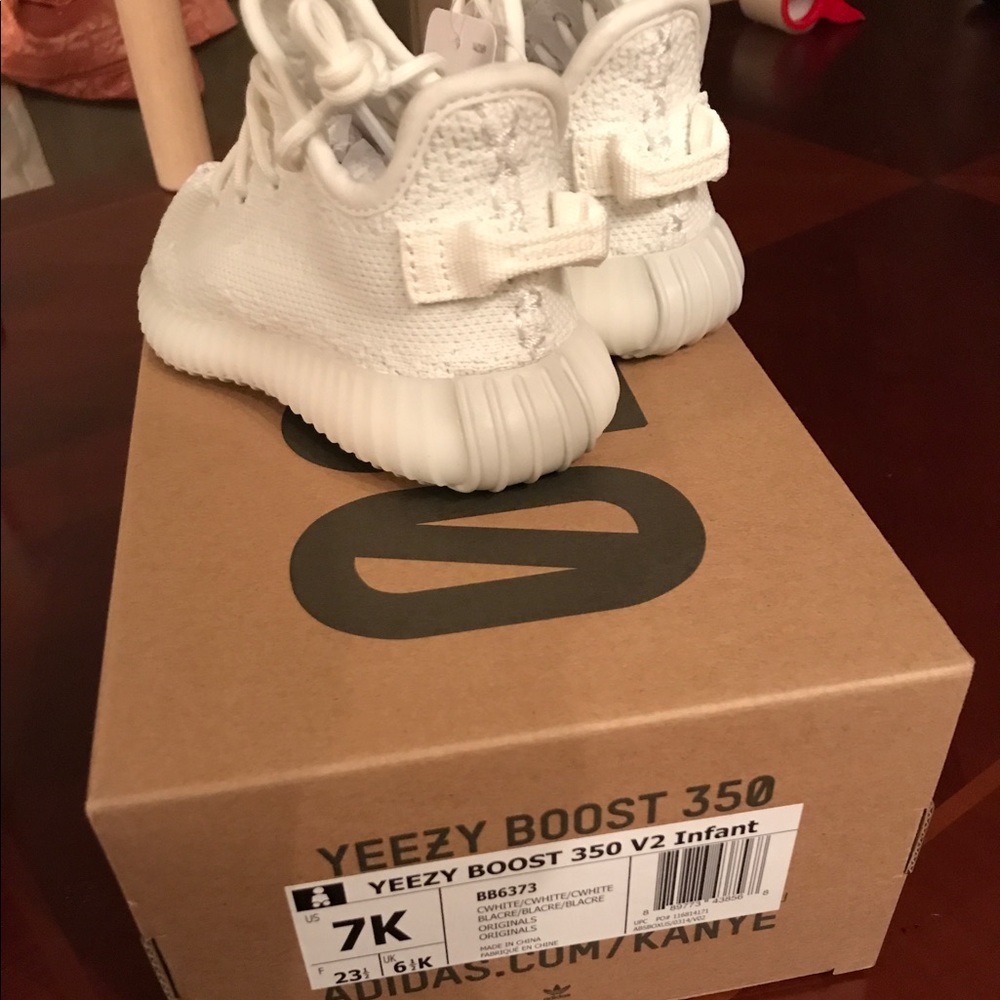 Adidas Infant Yeezy Boost 350 V2 Size 7K