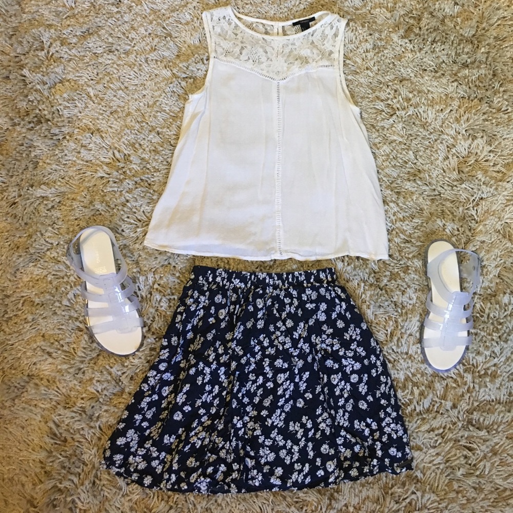 Cute White Lace Forever 21 Sleeveless Top