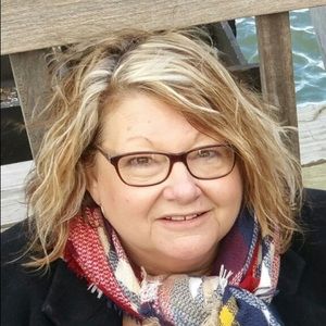 Meet your Posher, Sandy