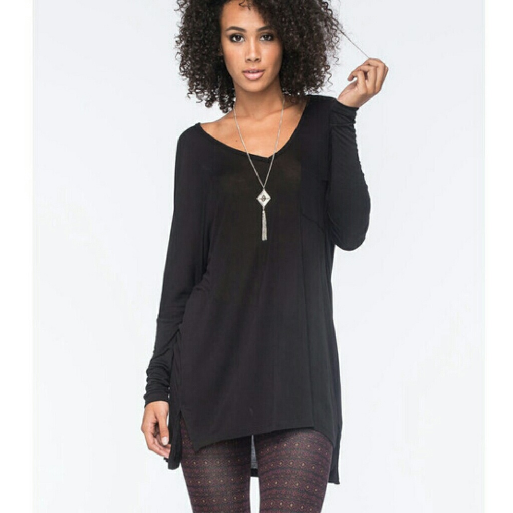 Long sleeve pocket tee