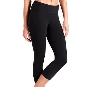 Athleta Revelation Capri, Black, size XS.