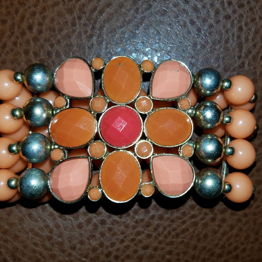 Trendy stretch bracelet salmon color accents