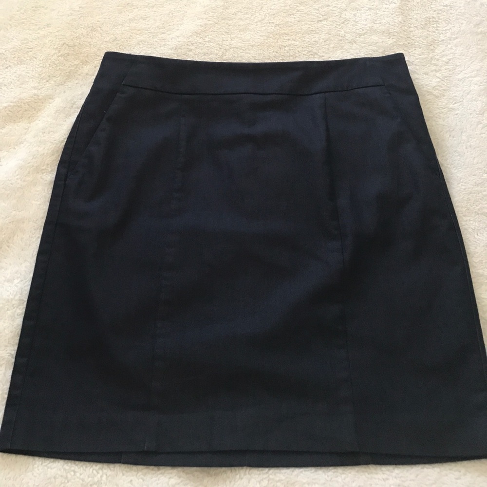 Ann Taylor Navy skirt with front pockets
