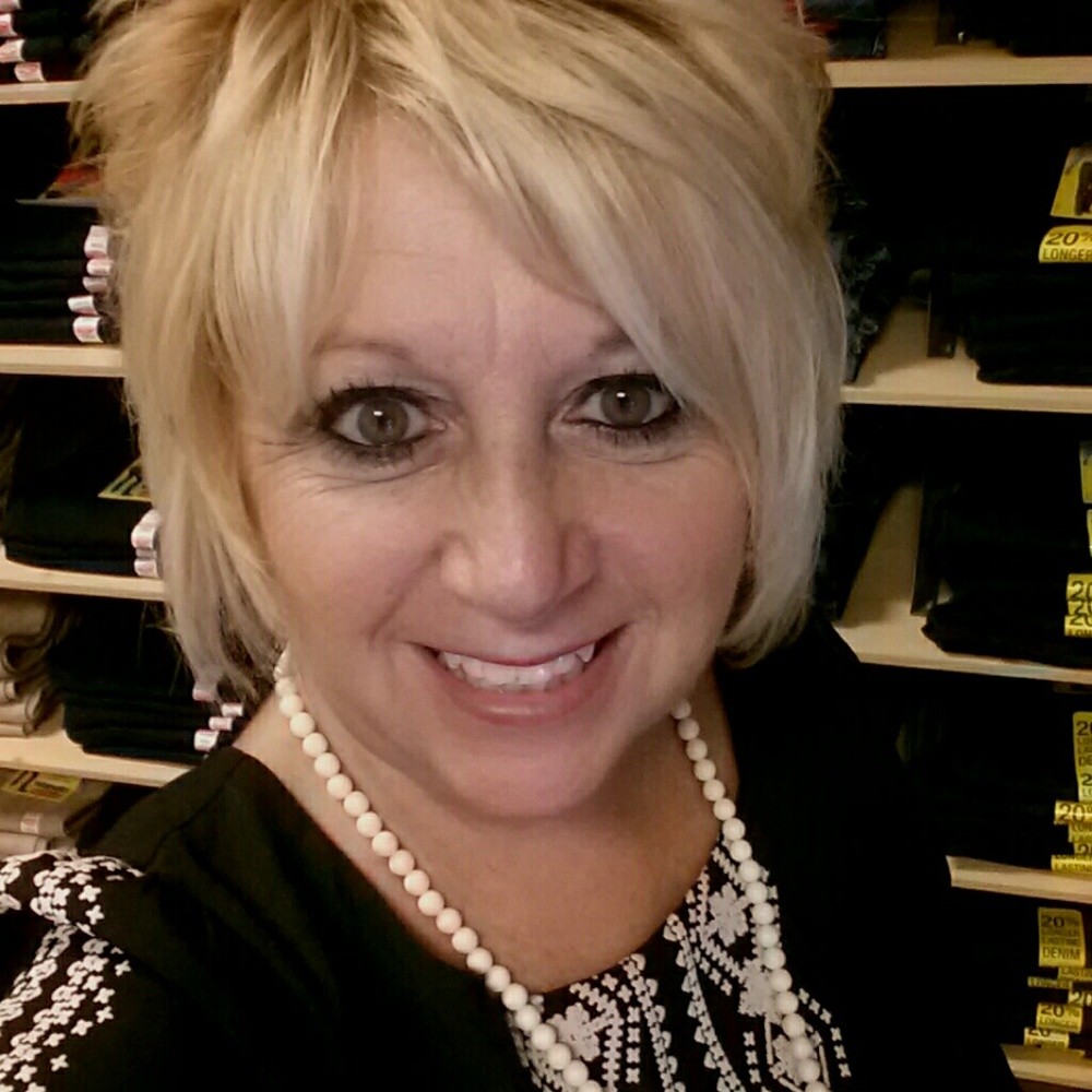 Meet your Posher, Cynthia