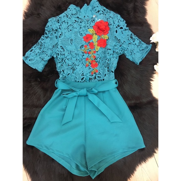Shape of you Lace Romper - Picture 2 of 8