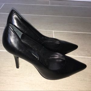 Black heels never worn
