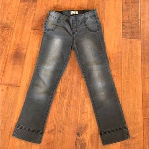 Free People Jean stretchy capris size 29