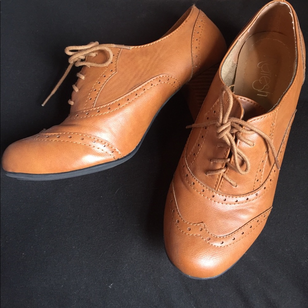 Brown Oxford heels