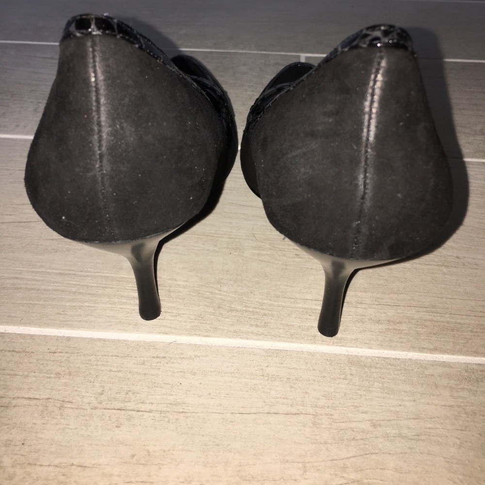 Stylish BCBG heels - Picture 3 of 4