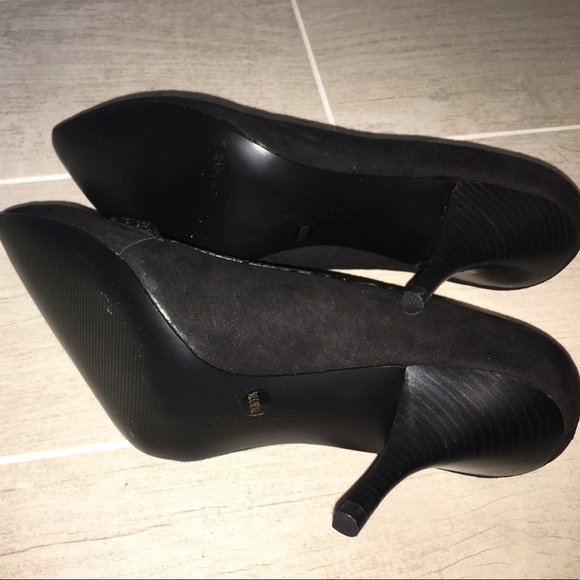 Stylish BCBG heels - Picture 4 of 4