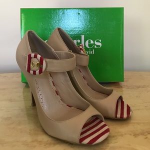 $25 SALE! New Charles by Charles David Tundra Pump