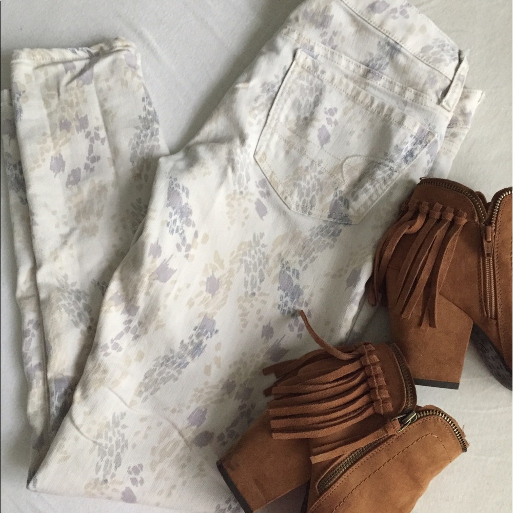 American Eagle White/Cream/Gray Skinny Jean Size 6