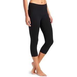 Athleta High Rise Chaturanga Capri, Black, XS