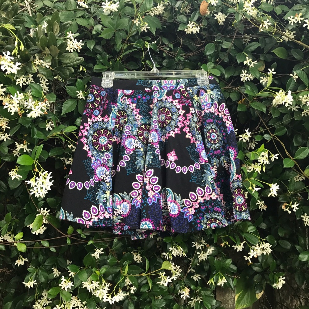 🌸Brightly colored, flowy skirt🌸