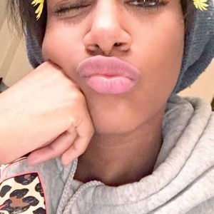 Meet your Posher, Phoenix