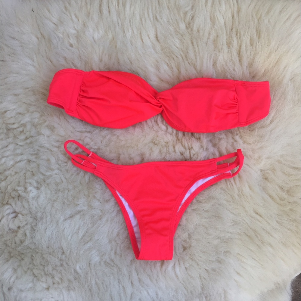 NWOT VS 2 piece Swim Suit 😻