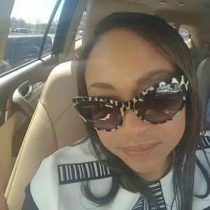 Meet your Posher, Angela