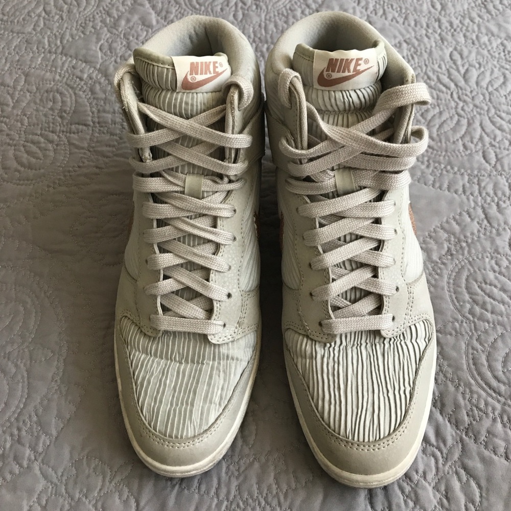 Nike Dunks - 9.5