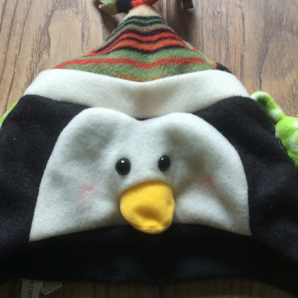Penguin hat - Picture 2 of 2