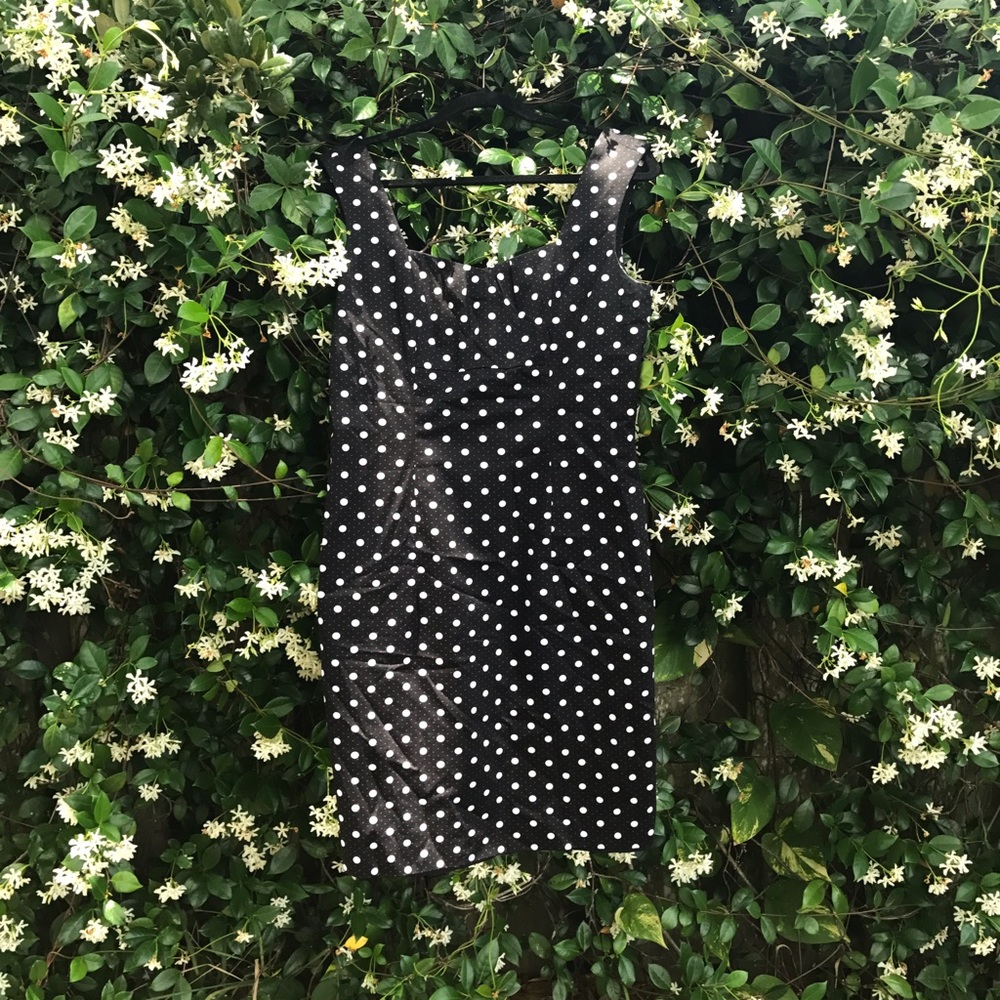 🌸Black, white, and slightly pink dress🌸