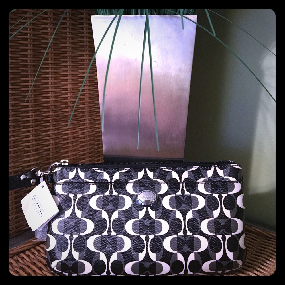 NWT Coach Peyton Dream C Go-Go Wristlet