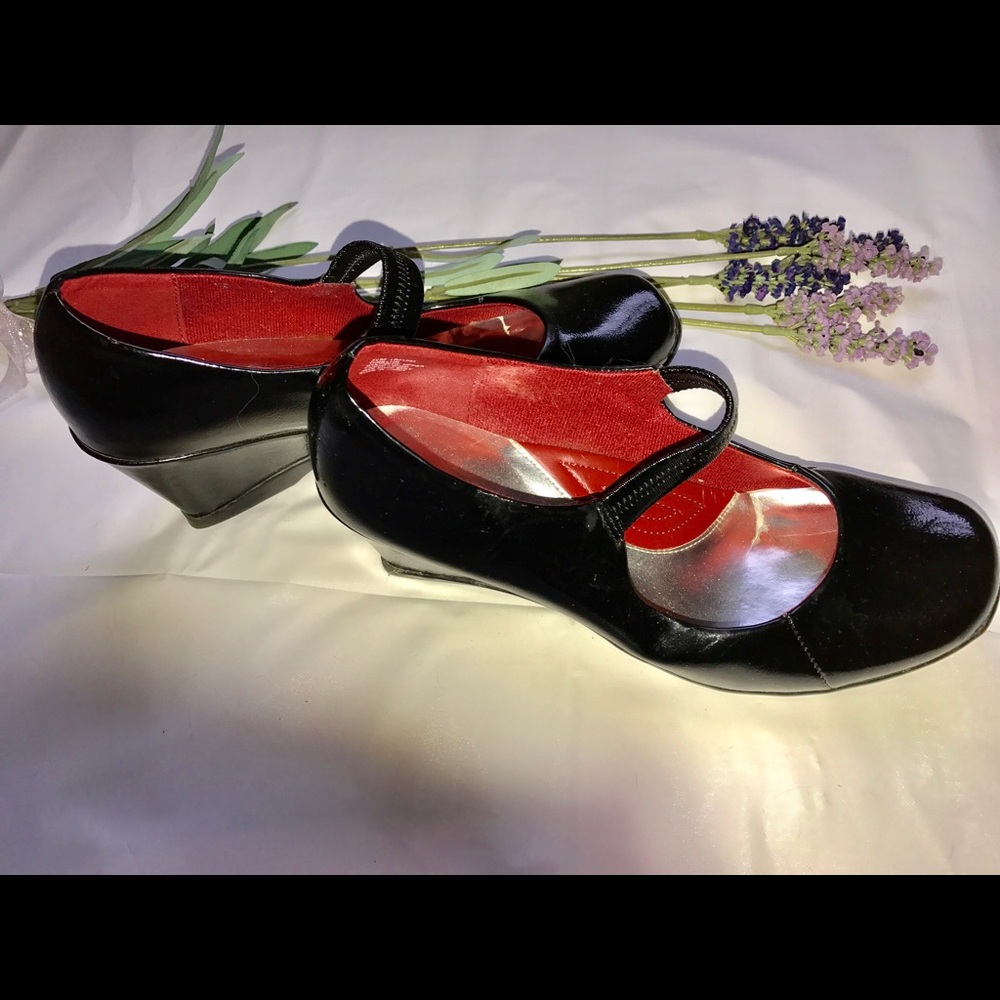 Like New Kenneth Cole Reaction Shoes
