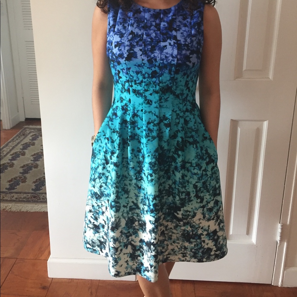 Vince camuto Dress with pockets🌺