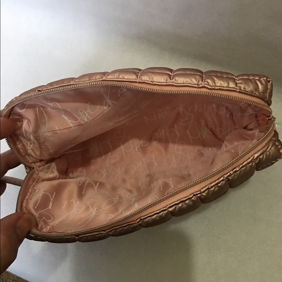 Limited Edition Rare MAC Riri Hearts Makeup Bag - Picture 5 of 7